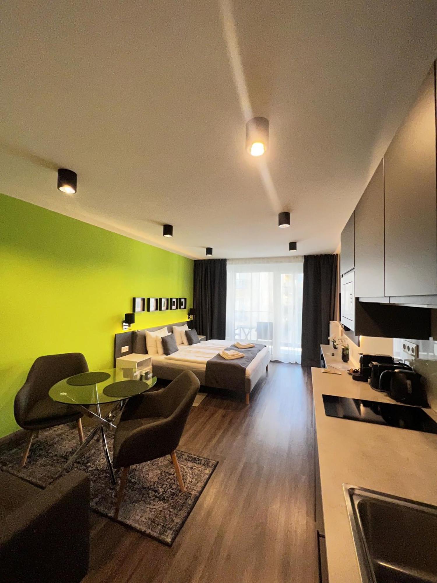 The Riverhouse Budapest Bagian luar foto